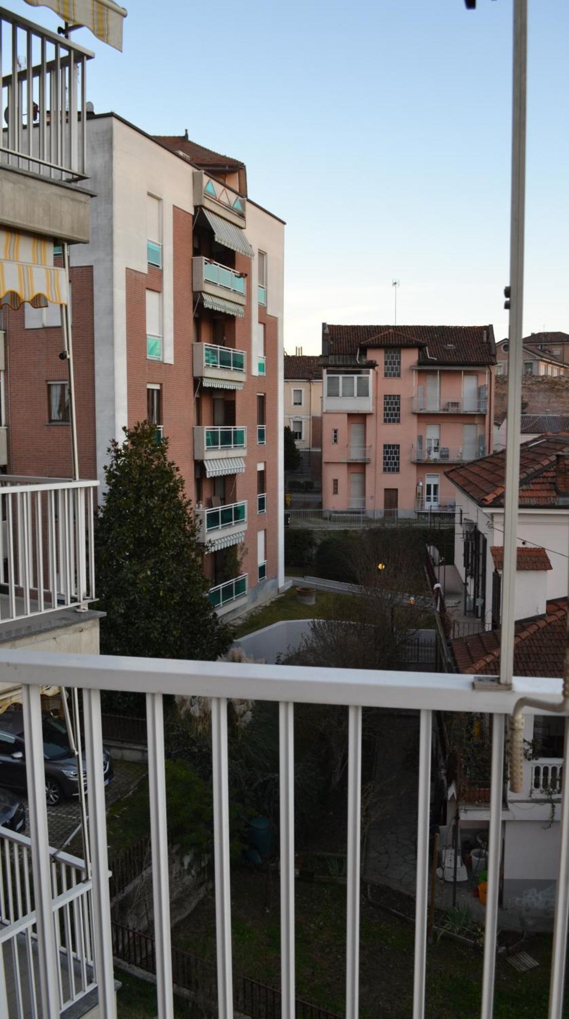 La Dolce Vita - Appartamento Con Parcheggio Privato Vicino Al Centro E All'Ospedale Asti Esterno foto